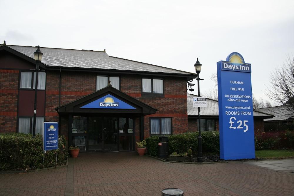 Super 8 By Wyndham Durham Hotel Exterior photo