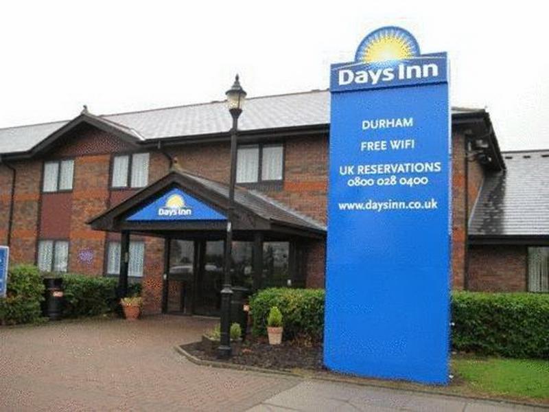 Super 8 By Wyndham Durham Hotel Exterior photo