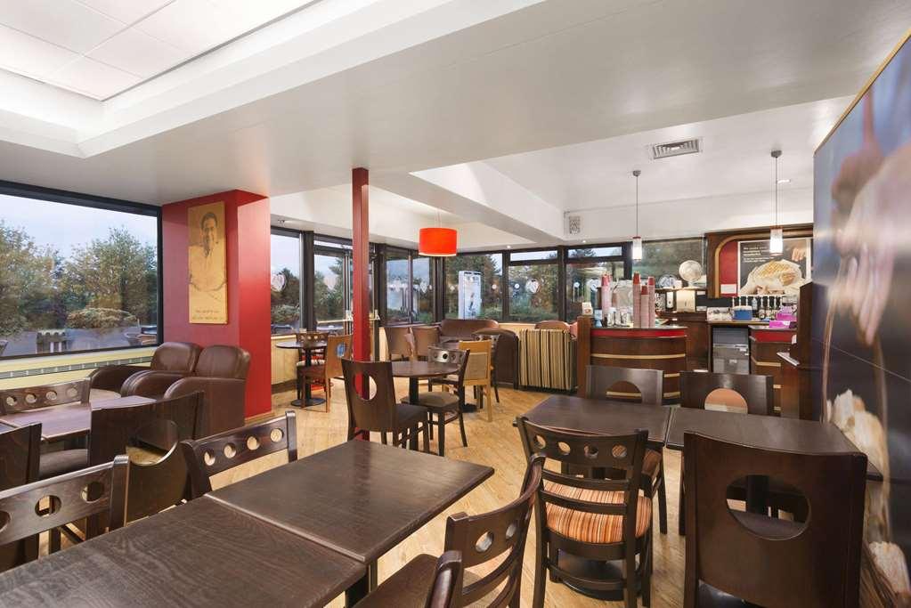Super 8 By Wyndham Durham Hotel Facilities photo