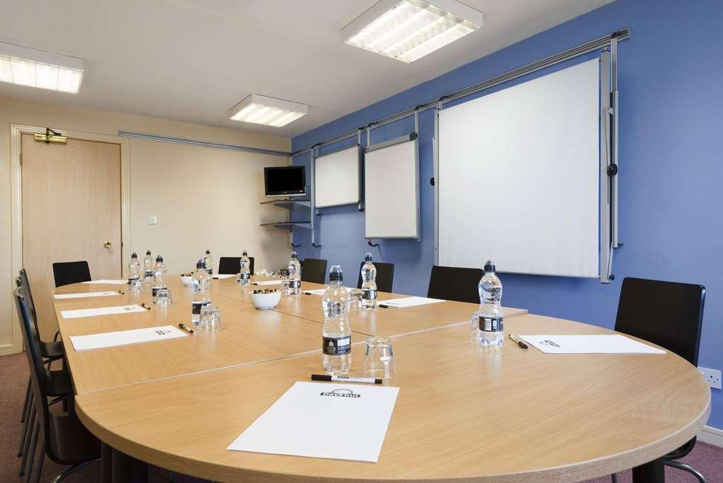 Super 8 By Wyndham Durham Hotel Facilities photo
