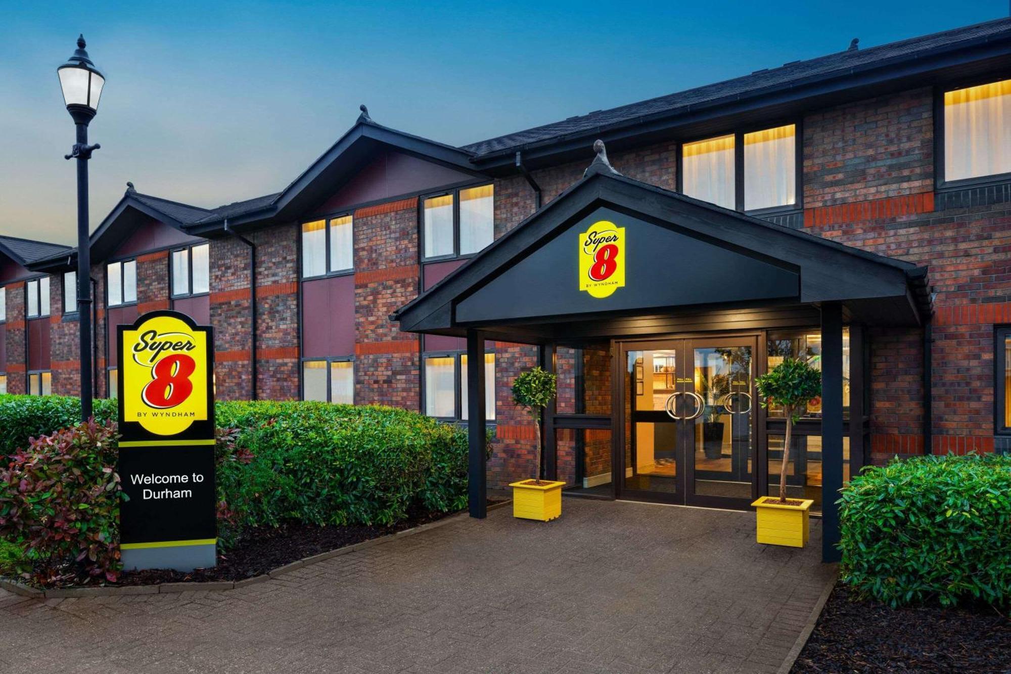 Super 8 By Wyndham Durham Hotel Exterior photo